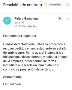 Correo electrónico donde Deliveroo anuncia a un trabajador su despido./Twitter de Ridersxderechos