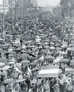 Cabecera de la manifestación por la autonomía andaluza en la que fue asesinado José Luis García Caparrós.