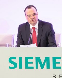 El consejero delegado de Siemens Gamesa, Marcus Tacke, en la junta de accionistas.