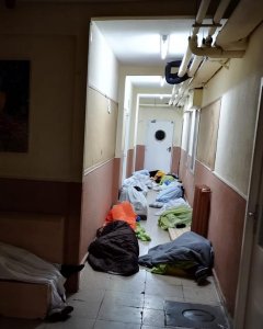 Varios menores duermen en colchonetas en el suelo del Centro de Primera acogida de Menores de Hortaleza.-PÚBLICO