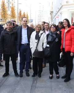 Manuela Carmena, acompañada de varios concejales de su equipo de gobierno, en el primer día de funcionamiento de Madrid Central. / Ayuntamiento de Madrid.