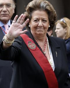 La alcaldesa de Valencia, Rita Barberá, en la procesion de San Vicent, patrono de la ciudad. EFE/ Juan Carlos Cárdenas