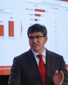 El consejero delegado del Banco Santander, José Antonio Álvarez, durante la presentación de los resultados de la entidad en el primer trimestre de 2015. EFE/Juan Carlos Hidalgo