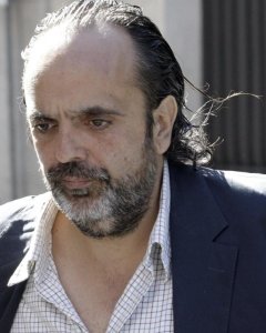 Guillermo Ortega, exalcalde de Majadahonda, tras la salida de la Audiencia Nacional, imputado por el caso Gürtel. EFE
