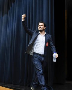 El candidato de IU a la Presidencia del Gobierno, Alberto Garzón, durante su intervención hoy en la presentación de su candidatura 'Ahora con Alberto Garzón' a las primarias de Ahora en Común Madrid.. EFE/Fernando Villar.