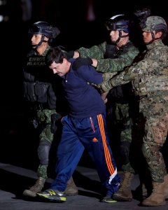 El 'Chapo' Guzmán, en el momento de su detención. REUTERS