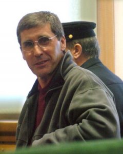 El histórico etarra José Luis Urrusolo Sistiaga, sentado en un banquillo de la Audiencia Nacional.