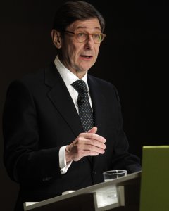 El presidente de Bankia, Jose Ignacio Goirigolzarri, durante su intervención en la junta de accionistas del banco nacionalizado, en Valencia. REUTERS/Heino Kalis