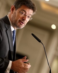 El ministro de Justicia, Rafael Catalá, durante su intervención en un desayuno informativo organizado en un céntrico hotel de la capital. EFE/Javier Lizón