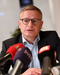 El consejero delegado de Ericsson, Jan Frykhammar, en una rueda de prensa en Estocolmo. REUTERS