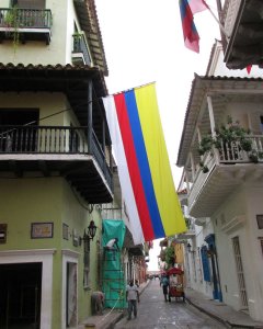 La bandera de Colombia con una franja blanca / Nataly Fandiño