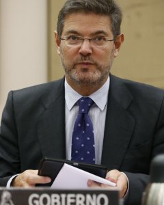 El ministro de Justicia, Rafael Catalá, durante su comparecencia ante la Comisión de Justicia del Congreso para informar de los planes y prioridades de su ministerio para la XII Legislatura. EFE/Fernando Alvarado