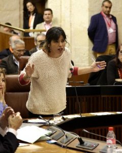 Teresa Rodríguez, portavoz del Grupo Podemos, durante su intervención en la sesión de control. Parlamento de Andalucía
