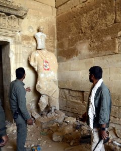 Los yihadistas robaron algunas piezas valiosas, destruyeron prácticamente todas las estatuas antiguas. EFE/EPA/OMAR ALHAYAL