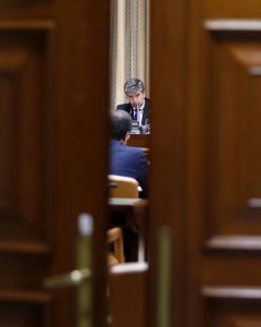 El ex director general de la Policía Ignacio Cosidó comparece en la comisión del Congreso de los Diputados que investiga el supuesto uso político de los medios del Ministerio del Interior en la etapa en la que estaba al frente Jorge Fernández Díaz. EFE/Ja