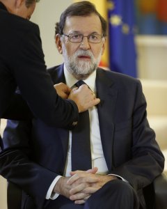 Mariano Rajoy se prepara para una entrevista con EFE en la Moncloa.EFE/Ángel Díaz