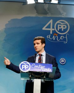 El vicesecretario de comunicación del PP, Pablo Casado, durante la rueda de prensa que ha ofrecido tras la reunión del Comité de Dirección, que ha presidido Mariano Rajoy. EFE/ Paco Campos
