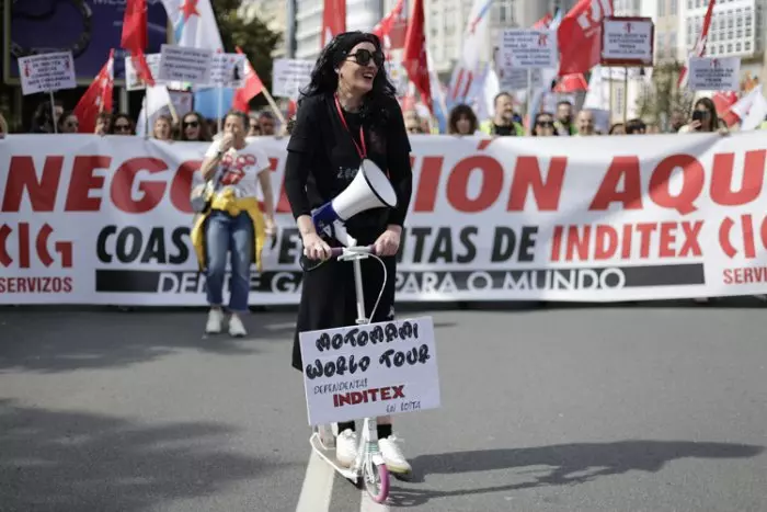 Los trabajadores de tiendas de Inditex se manifiestan en A Coruña para pedir mejoras y una negociación real