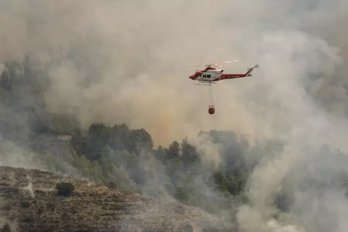 Detenidos un padre y un hijo por el incendio originado en la localidad alicantina de Tàrbena