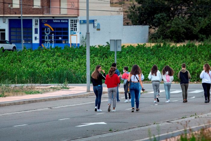 La pandemia intensifica la precariedad y expulsa del mercado laboral a 300.000 jóvenes que no estudian ni trabajan