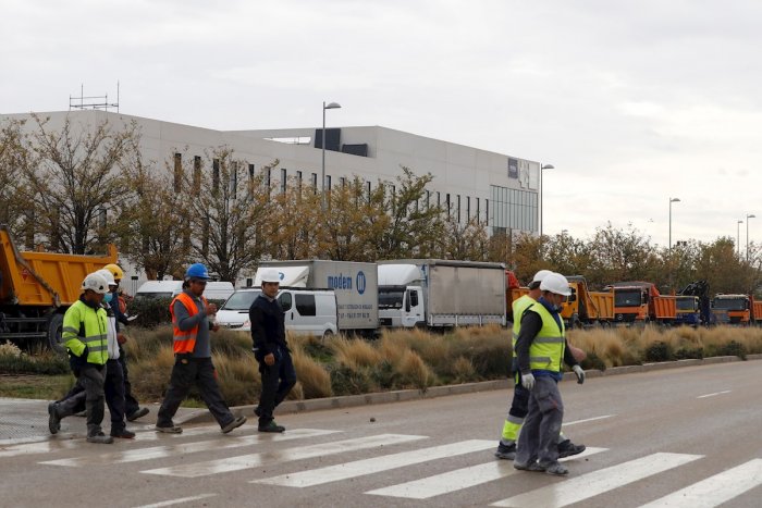 La oposición denuncia las "obras temerarias" del hospital de Ayuso: "Las prisas encajan mal con la seguridad laboral"