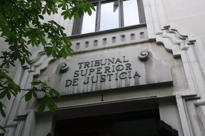 Condenan a seis años de prisión a una inspectora de Hacienda que estafó a 38 deportistas