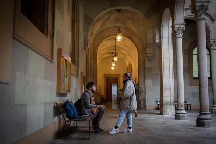 Només un de cada quatre joves té el català com a llengua habitual, 18 punts menys que fa 15 anys