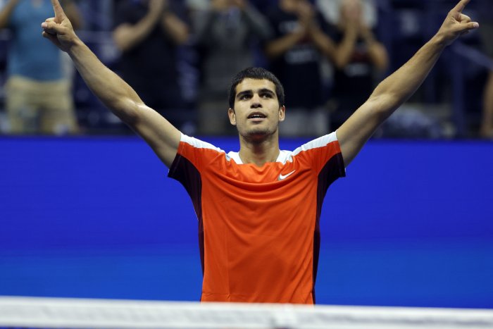 Carlos Alcaraz derrota a Cilic en el US Open y vuela a cuartos de final con sueños de alcanzar el primer puesto