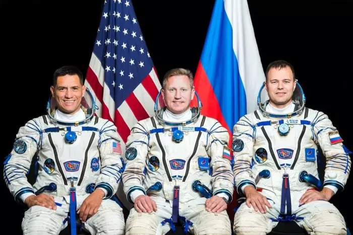 Por qué un meteoroide de un milímetro pone patas arriba la misión rusa en la Estación Espacial Internacional