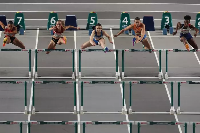 La Federación Internacional de Atletismo prohíbe a las deportistas trans competir en la categoría femenina