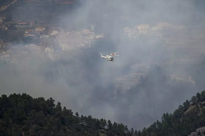 El incendio de Castelló y Teruel quema ya 4.000 hectáreas y obliga a desalojar a 1.500 personas