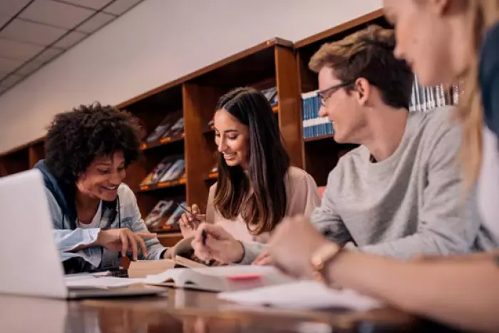 Banco Santander supera el millón de becas concedidas