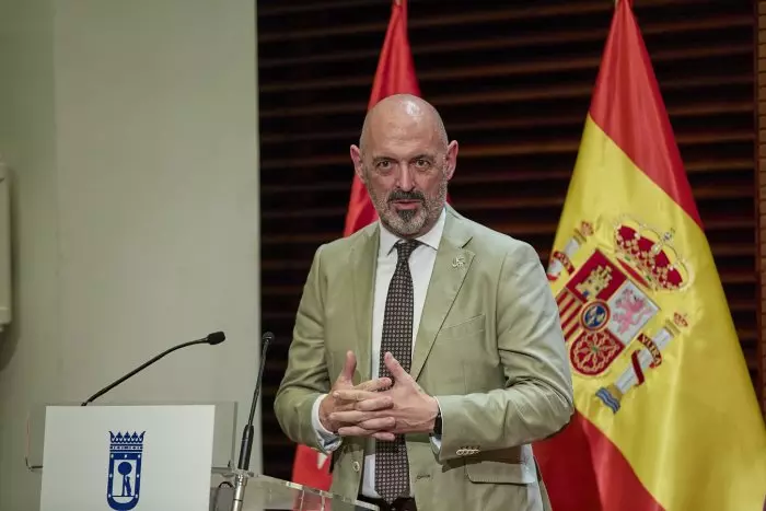 Goyache repite al frente de la Complutense tras una campaña agresiva de la derecha