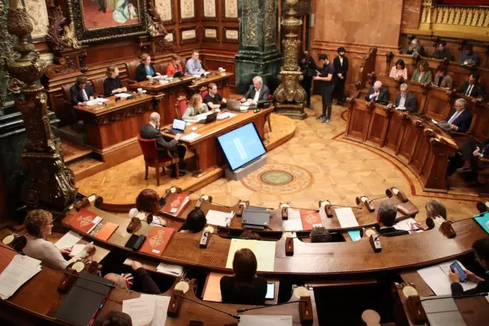 Pacte entre els grups municipals per aïllar Vox a l'Ajuntament de Barcelona