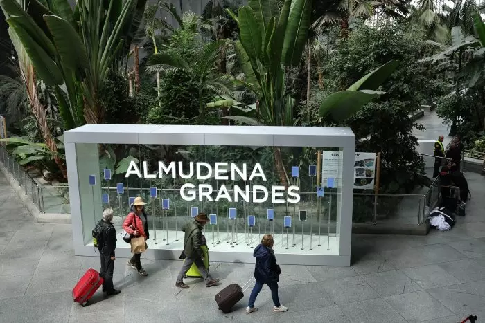 La estación de Atocha toma el nombre de Almudena Grandes, "la mejor embajadora" de Madrid