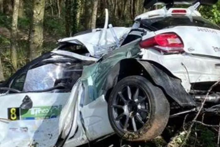 Fallecen en un accidente un piloto y un copiloto en el Rally Villa de Tineo