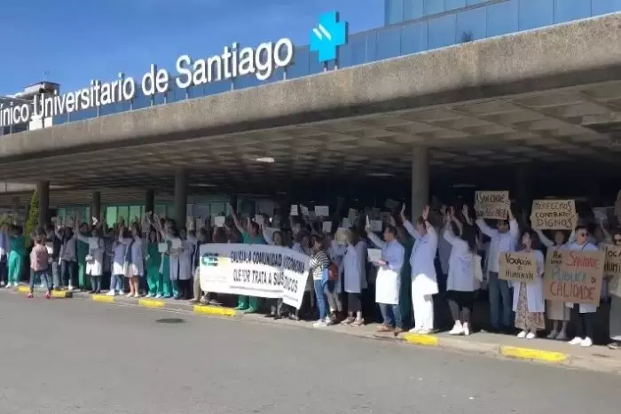 Los colegios de médicos de Galicia apoyan la huelga indefinida de los profesionales y piden soluciones a sus "graves problemas"