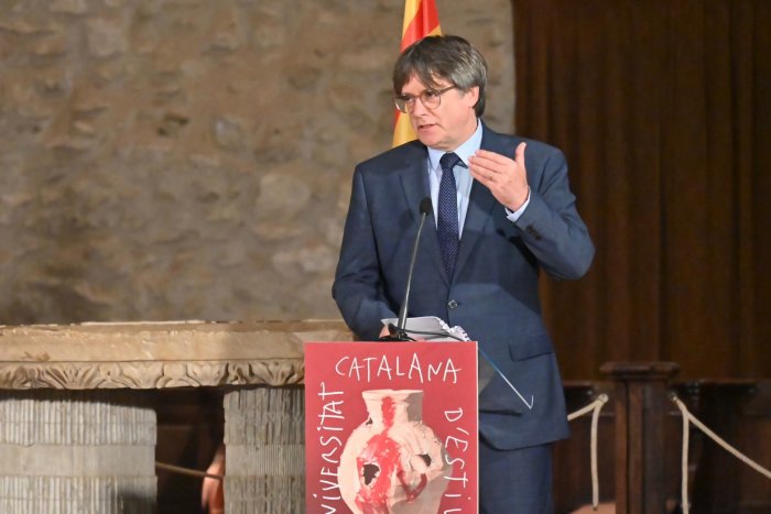 Junts fixa l'estratègia per a la investidura: Puigdemont al timó, silenci i esgotar els temps al límit per pressionar al màxim