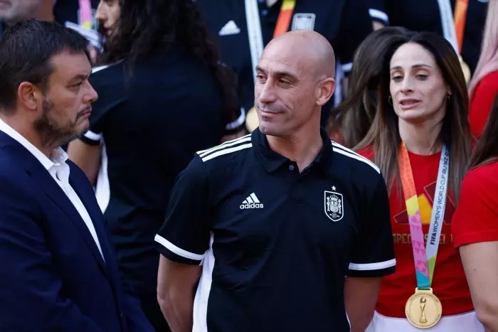 Rubiales se resiste a dimitir y la RFEF convoca una asamblea extraordinaria