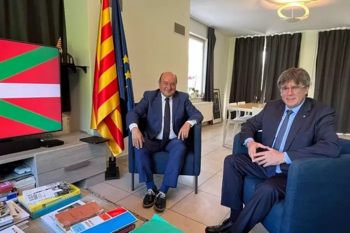 Cimera entre Puigdemont i Ortuzar per analitzar el panorama polític a l'Estat