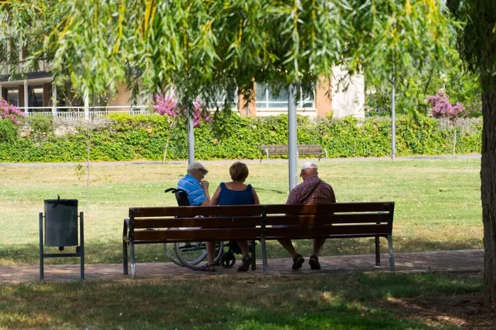 España se mantiene en cabeza por esperanza de vida en la UE en 2022, pese a un descenso leve respecto a 2021