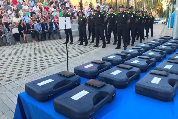 Més policies, més llum i un protocol antiocupacions: Albiol engega el seu model de seguretat a Badalona