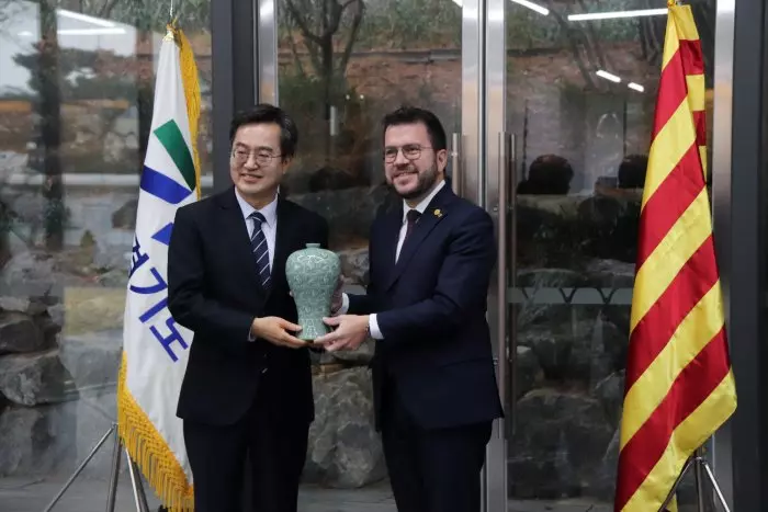 Aragonès inicia un viatge a Corea del Sud per enfortir relacions amb l'Àsia