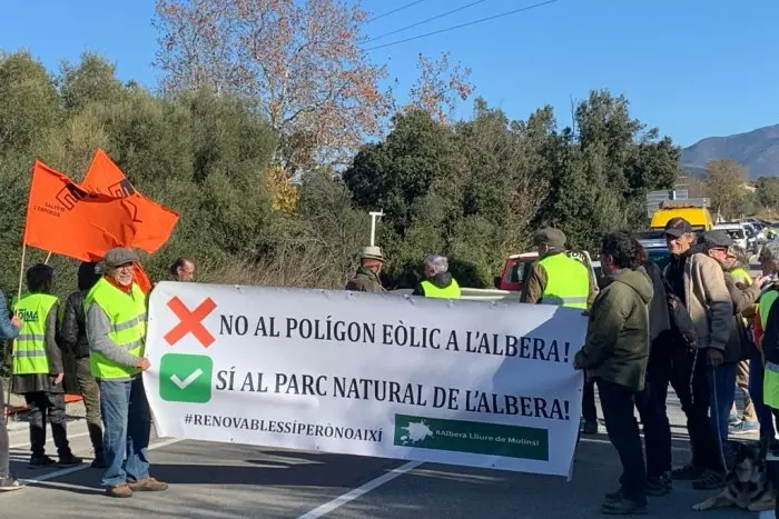 Dos presumptes agents de la Guàrdia Civil atropellen manifestants d'una protesta contra el parc eòlic a l'Albera