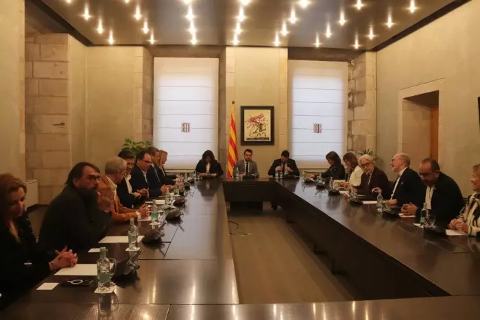 El Govern acorda amb sindicats i patronals un increment de l'IRSC del 4%, fins als 640 euros mensuals