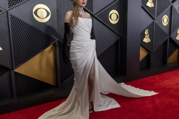 Taylor Swift hace historia al ganar su cuarto Grammy al álbum del año