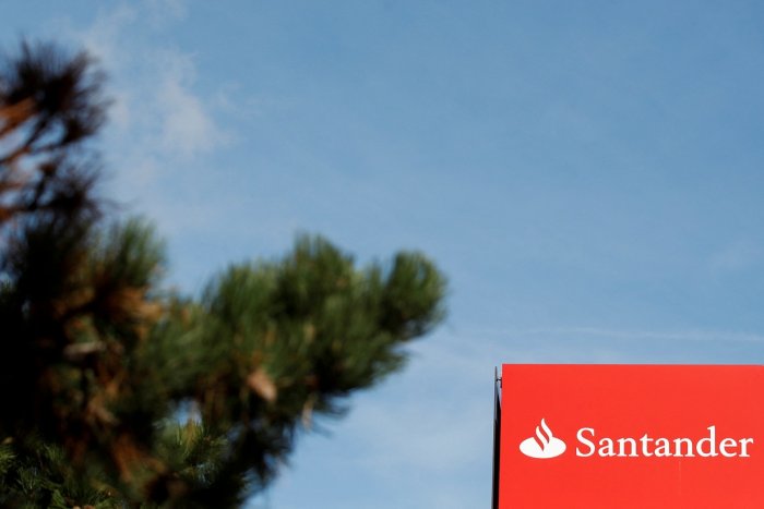 Castigo en Bolsa al Santander tras la información de que Irán utilizó cuentas de su filial británica para eludir sanciones