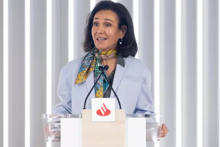 Ana Botín gana 12,2 millones en 2023 como presidenta de Santander