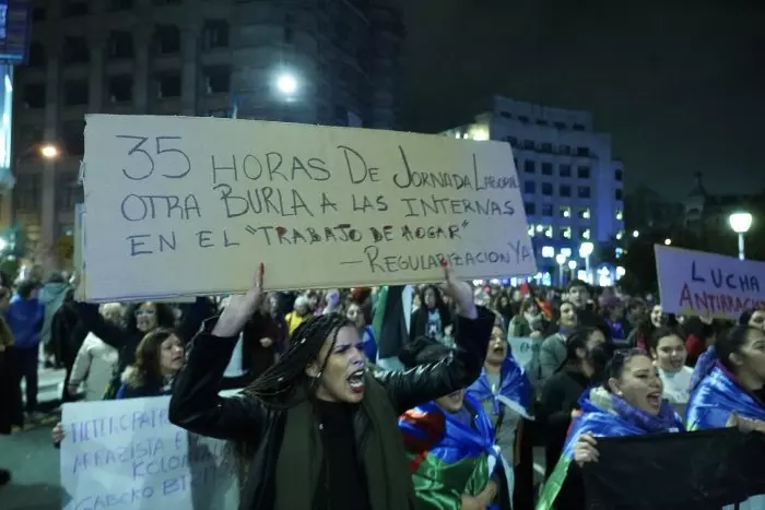 Las mujeres ganan en España 5.000 euros menos de media que los hombres