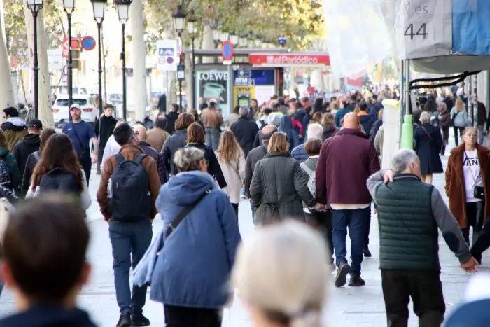 Una de cada sis persones residents a Catalunya és de nacionalitat estrangera